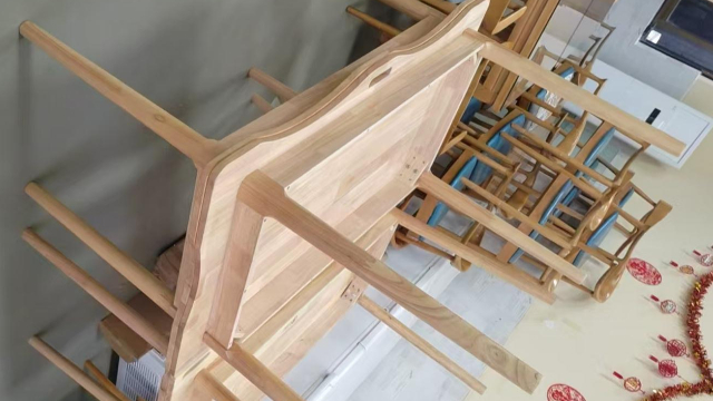 适老化餐桌脚的形状，到底是方形脚还是圆形脚更为适宜-正易<i style='color:red'>适老化家具</i>