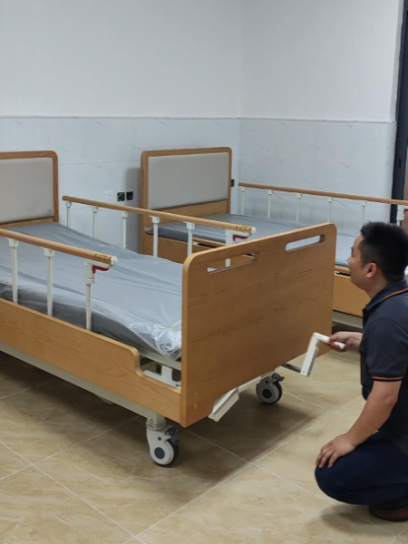 养老院家具验收-适老化家具-护理床调试