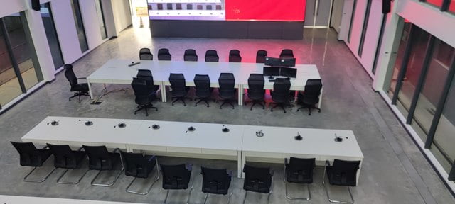 正易办公家具助力社会治理中心高效运行！