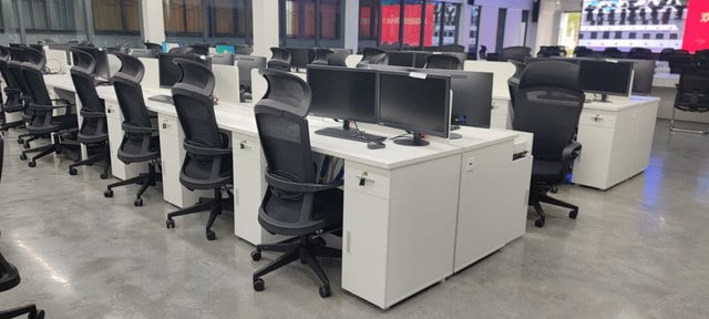 正易办公家具助力社会治理中心高效运行！