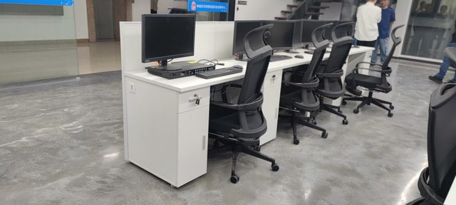 正易办公家具助力社会治理中心高效运行！