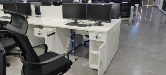 正易办公家具助力社会治理中心高效运行！