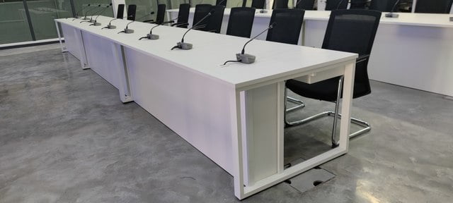 正易办公家具助力社会治理中心高效运行！