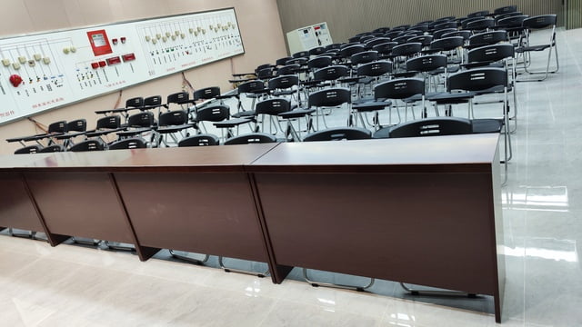 正易办公家具为石湾消防增添保障与舒适！