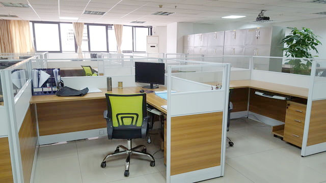 正易办公家具助力白云机场打造舒适办公环境！