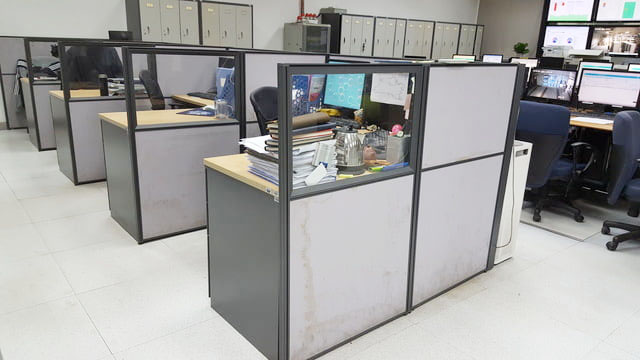 正易办公家具助力白云机场打造舒适办公环境！