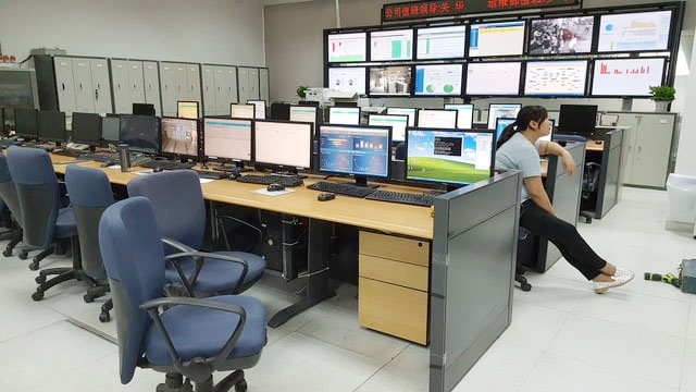 正易办公家具助力白云机场打造舒适办公环境！