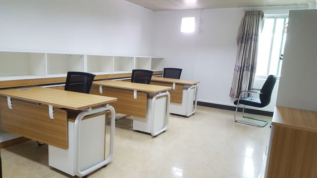 正易办公家具助力白云机场打造舒适办公环境！