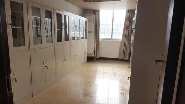 正易办公家具助力白云机场打造舒适办公环境！